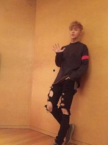 鹿晗背影图片生活照,捕捉生活中的静谧时刻